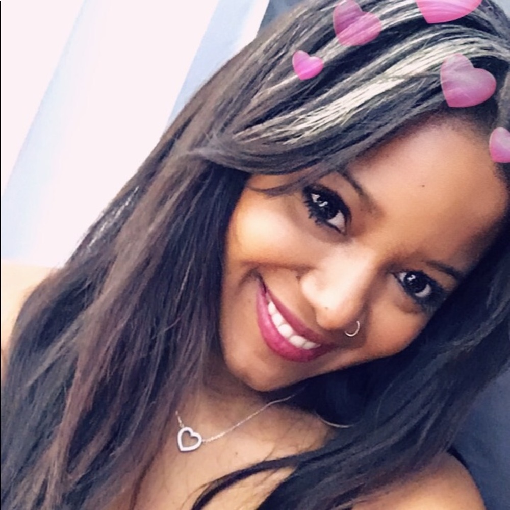 Meet your Posher, Holly